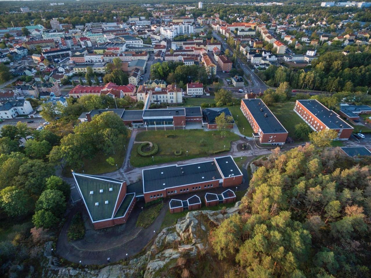 Logi Tuppen, Vandrarhem - Oskarshamns Folkhoegskola Ngoại thất bức ảnh